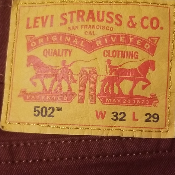 🎉2x Host Pick 🎉Levi's Strauss 502 Burgundy jeans - Picture 6 of 6